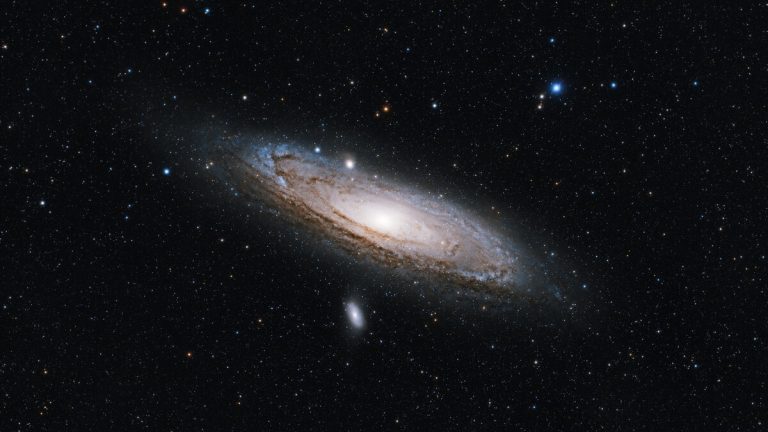 안드로메다 은하(M31)를 촬영한 실제 천체사진
